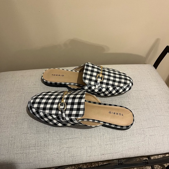 NWOB Black & White Gingham Slip-On Loafer,9W - Picture 4 of 5
